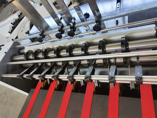 300X800mm Καρτόνι επεξεργασία αυτόματη αναρρόφηση τροφοδότης κυματοειδής διαχωριστικό slotter