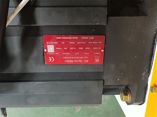 Εμπορεία ρούχων Υπολογιστής Nc Cut Off Machine Σλιττερ Καρτόνι Σλιττερ Μηχανή Σλιττερ Μηχανή