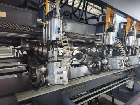 Καλύτερη Nc Computer Thin Blade Slitter Scorer Machine για την κοπή κυματοειδούς χαρτιού 2500 KG