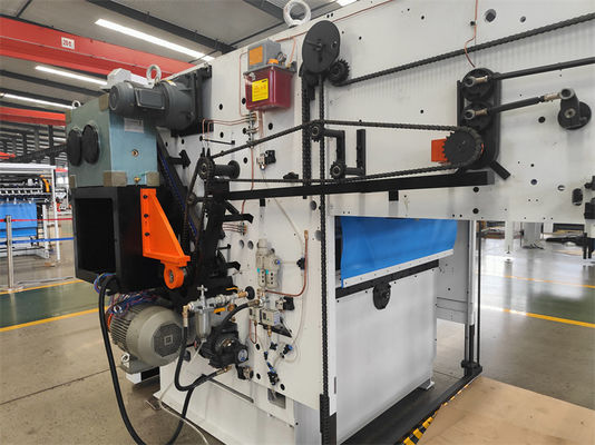 220V/380V τάση πλάκα κρεβάτι πετσέτα κοπή μηχανή για κυματοειδή χαρτόνι στο μοντέλο