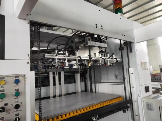 1350mm Max. Χάρτινο συλλέγοντας ύψος Flat πεθαίνει μηχανή κοπής για την κατασκευή κιβώτιο