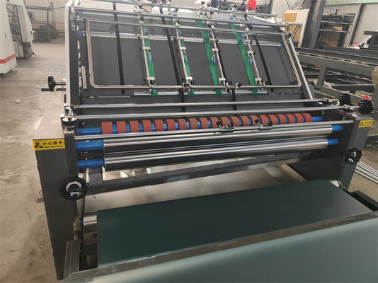 Ημι-αυτομική μηχανή laminating φλάουτα 380V τάσης για εξατομικευμένη πλαστική συσκευή