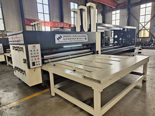 Ημι- αυτόματο 3 χρώματα Flexo μελάνι εκτύπωση Slotting πεθαίνει μηχανή κοπής με αλυσίδα τροφοδοσίας