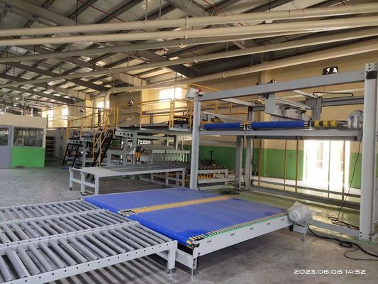 Κύριο κινητήρα servo 12,5KW μηχανή κατασκευής κιβωτίων για κάθετη συσκευασία χαρτοκιβωτίων
