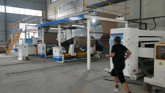 Ανταγωνιστική γραμμή παραγωγής κυματοειδούς χαρτονιού 3000*1600*2000